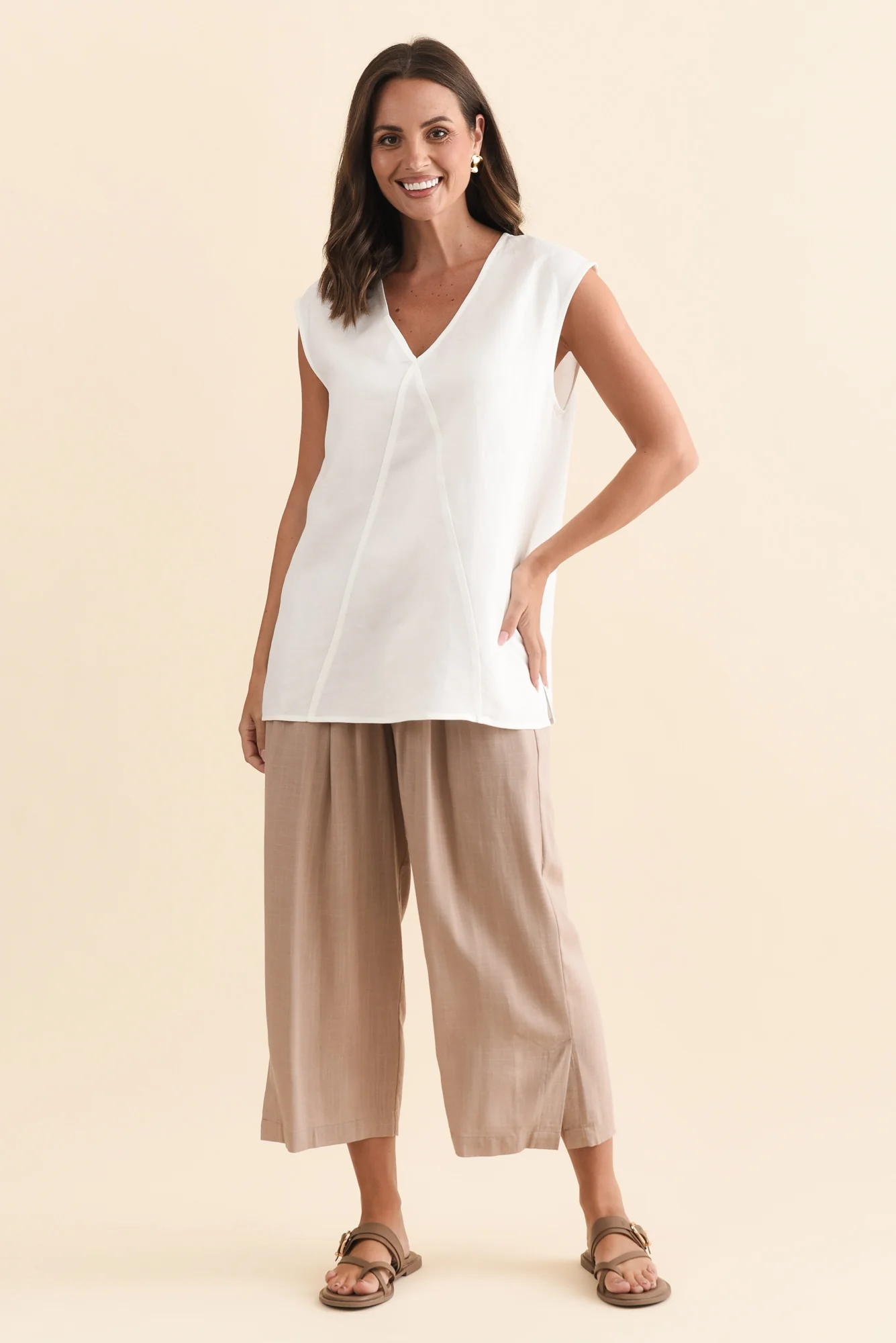 Roxie White Linen Blend V Neck Tank - Image 3