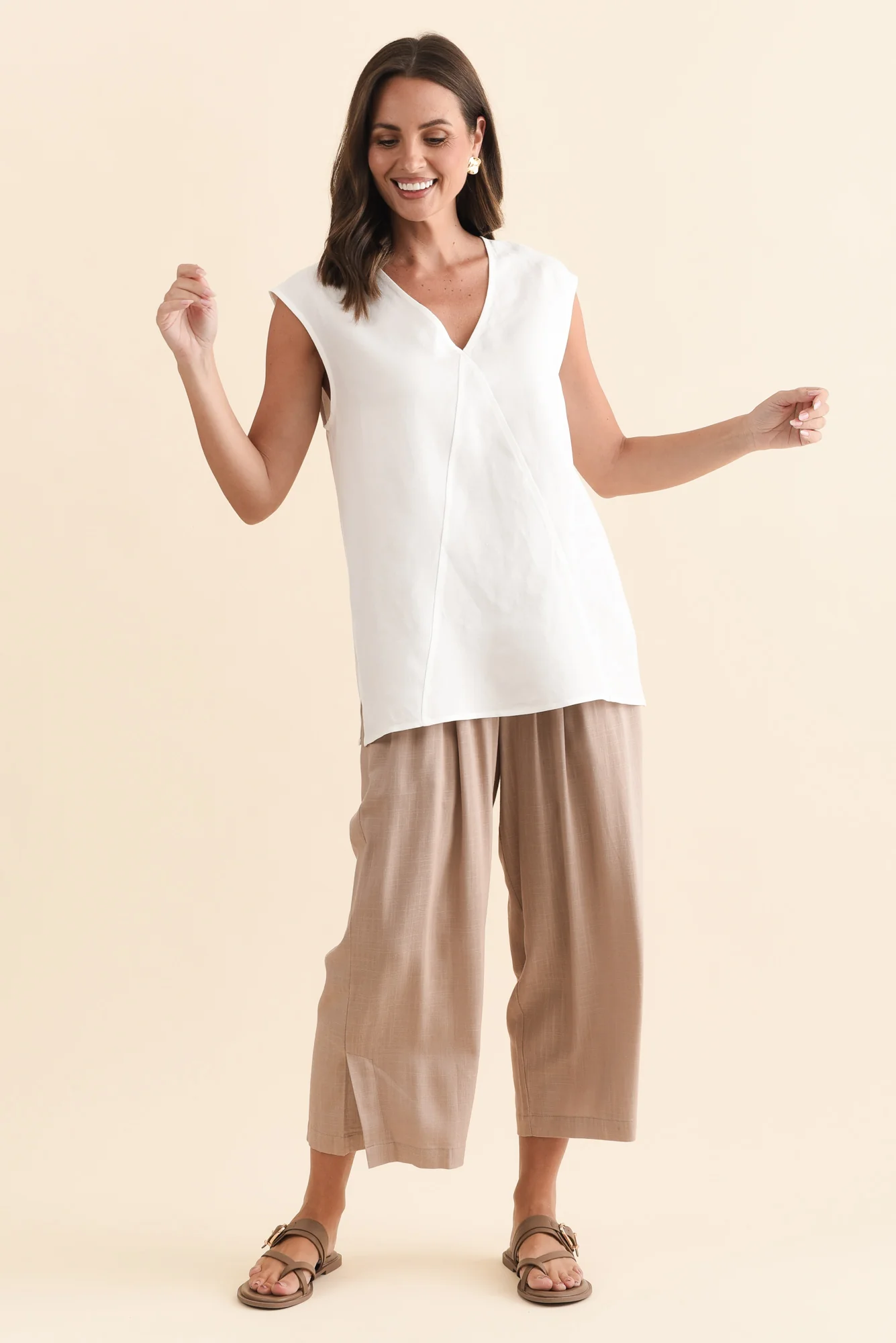 Roxie White Linen Blend V Neck Tank - Image 7