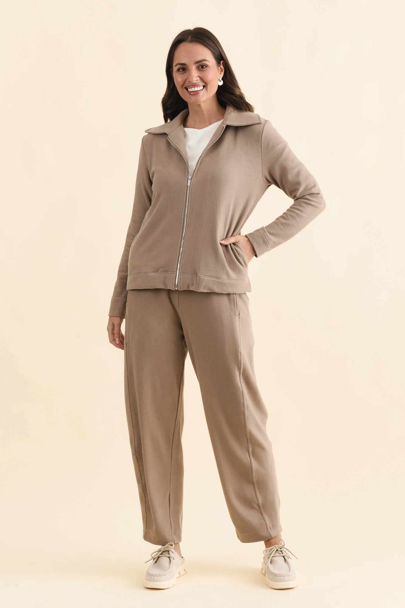 Souffle-Touch Beige Zip Jacket - Image 4